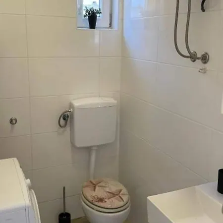 Megi - Two Bedroom With Balcony And Sea View Апартаменты